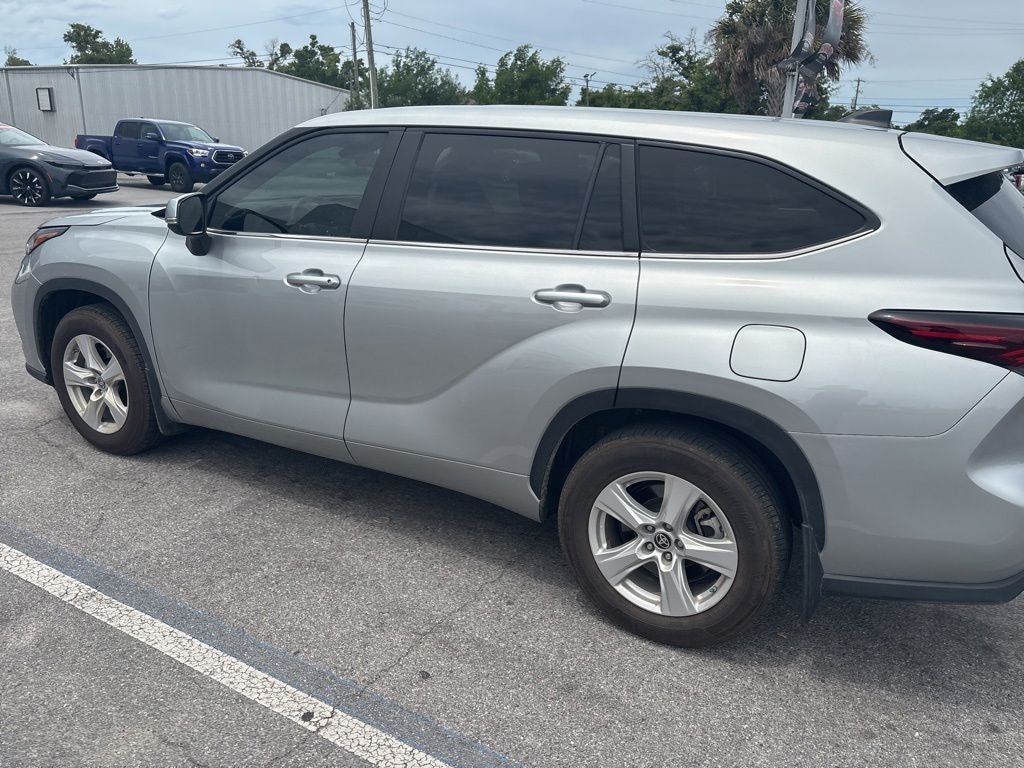 2024 Toyota Highlander LE