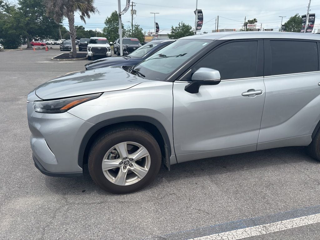 2024 Toyota Highlander LE