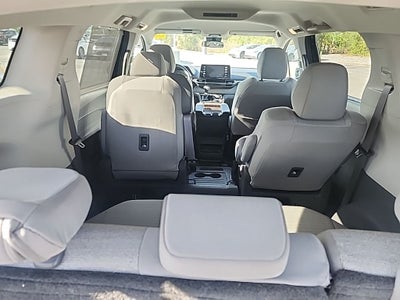 2021 Toyota Sienna LE 8 Passenger