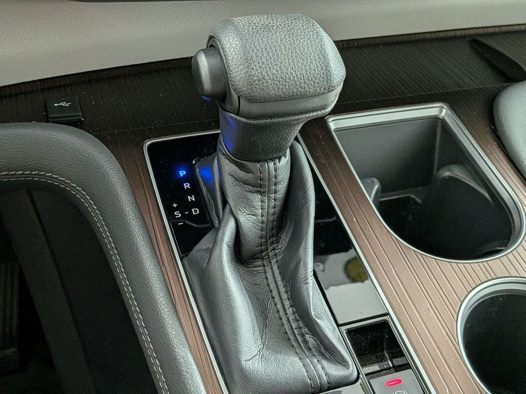 2021 Toyota SIENNA LE LE 8 Passenger