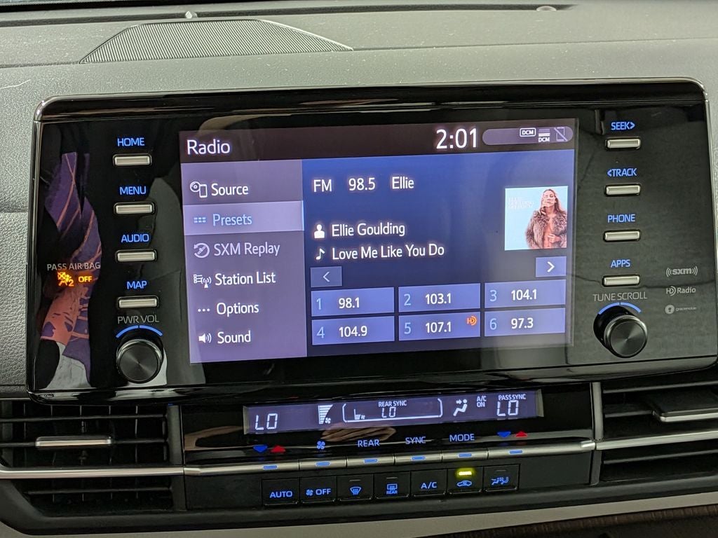 2021 Toyota SIENNA LE LE 8 Passenger