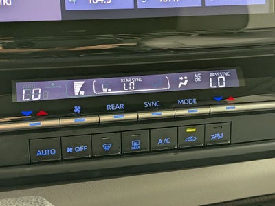 2021 Toyota SIENNA LE LE 8 Passenger
