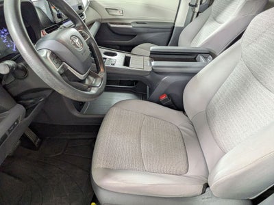 2021 Toyota SIENNA LE LE 8 Passenger