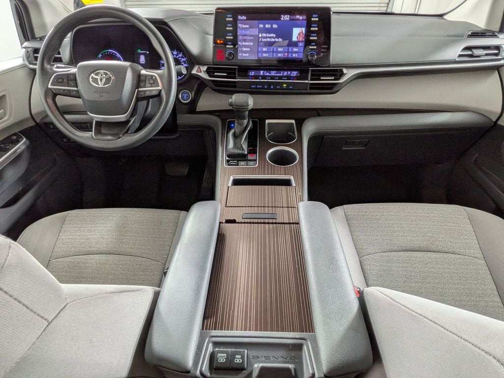 2021 Toyota SIENNA LE LE 8 Passenger