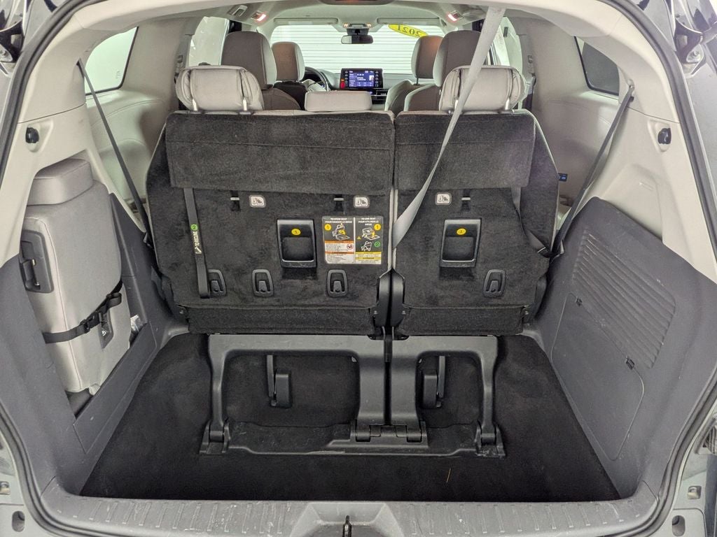 2021 Toyota SIENNA LE LE 8 Passenger