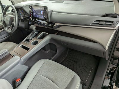 2021 Toyota SIENNA LE LE 8 Passenger