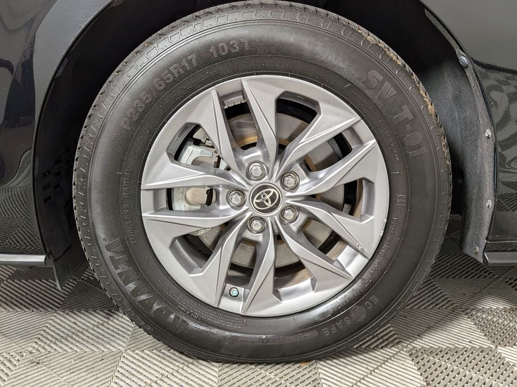 2021 Toyota SIENNA LE LE 8 Passenger