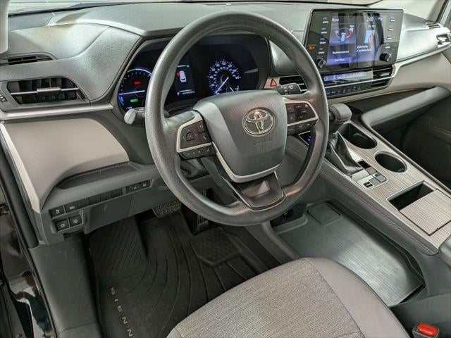 2021 Toyota SIENNA LE LE 8 Passenger