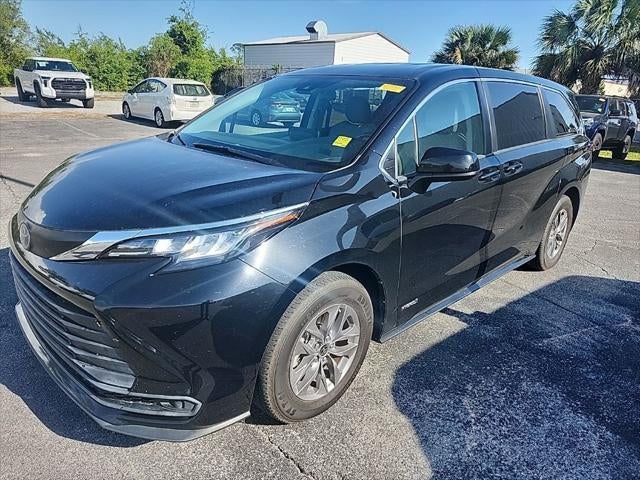 2021 Toyota SIENNA LE LE 8 Passenger