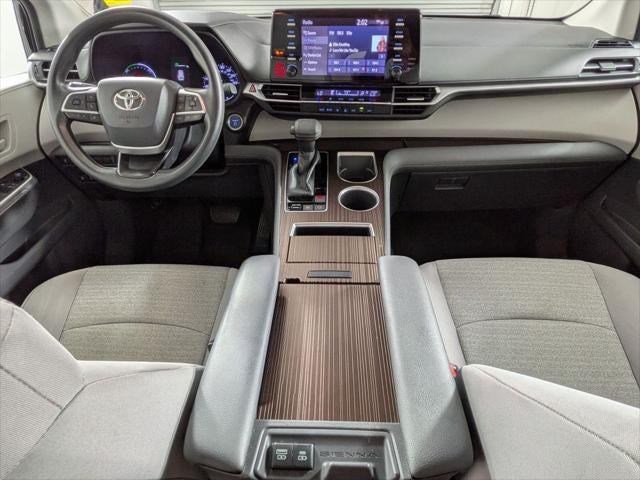 2021 Toyota SIENNA LE LE 8 Passenger
