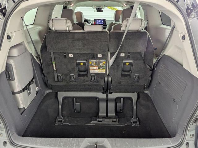 2021 Toyota SIENNA LE LE 8 Passenger