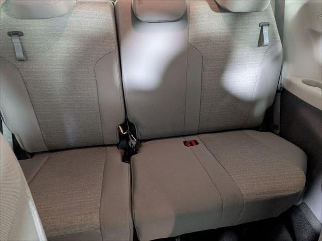 2021 Toyota SIENNA LE LE 8 Passenger