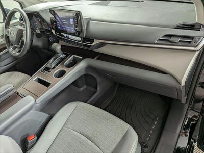 2021 Toyota SIENNA LE LE 8 Passenger