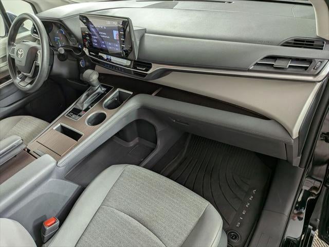 2021 Toyota SIENNA LE LE 8 Passenger