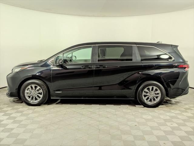 2021 Toyota SIENNA LE LE 8 Passenger