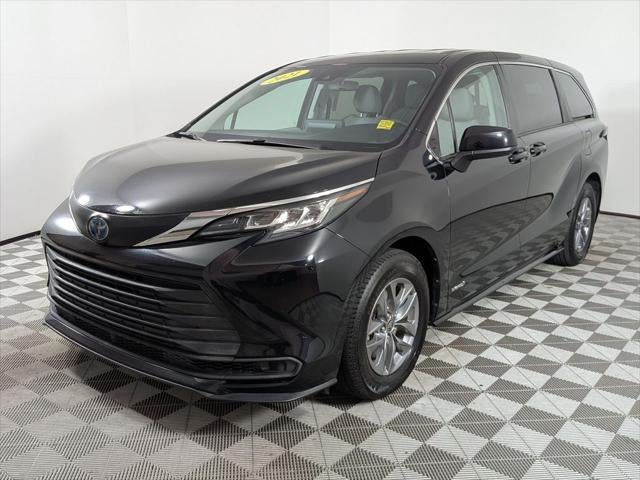 2021 Toyota SIENNA LE LE 8 Passenger