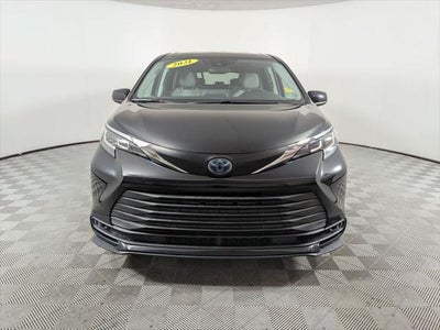 2021 Toyota SIENNA LE LE 8 Passenger