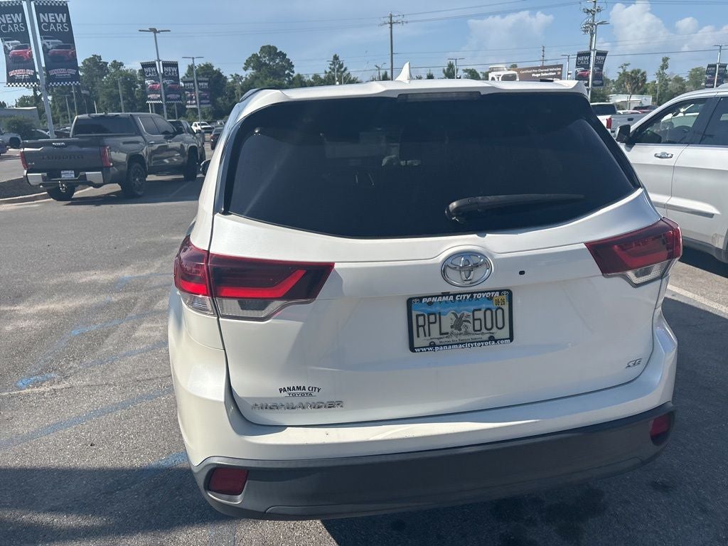 2019 Toyota Highlander SE