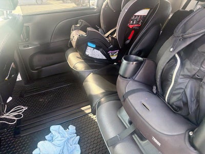 2019 Toyota Sienna SE 8 Passenger