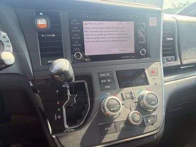 2019 Toyota Sienna SE 8 Passenger
