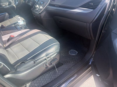 2019 Toyota Sienna SE 8 Passenger