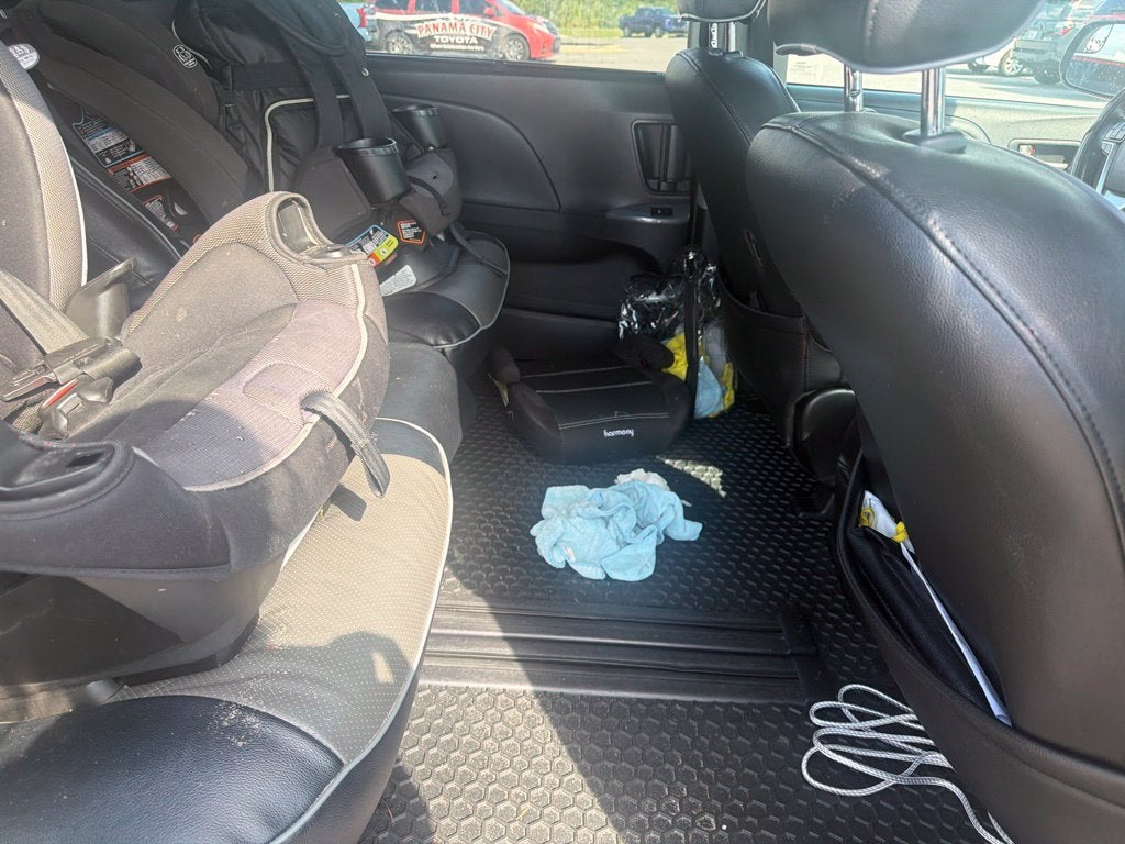 2019 Toyota Sienna SE 8 Passenger
