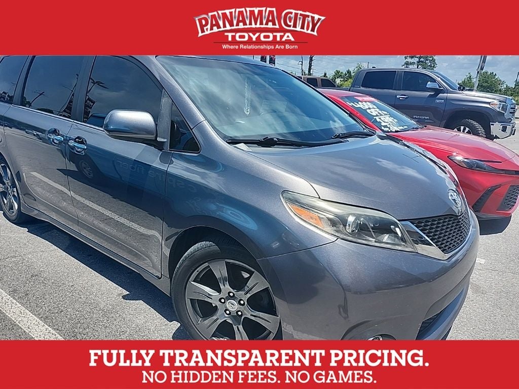 2017 Toyota Sienna SE Premium 8 Passenger