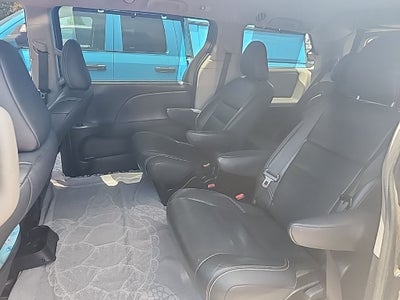 2017 Toyota Sienna SE Premium 8 Passenger