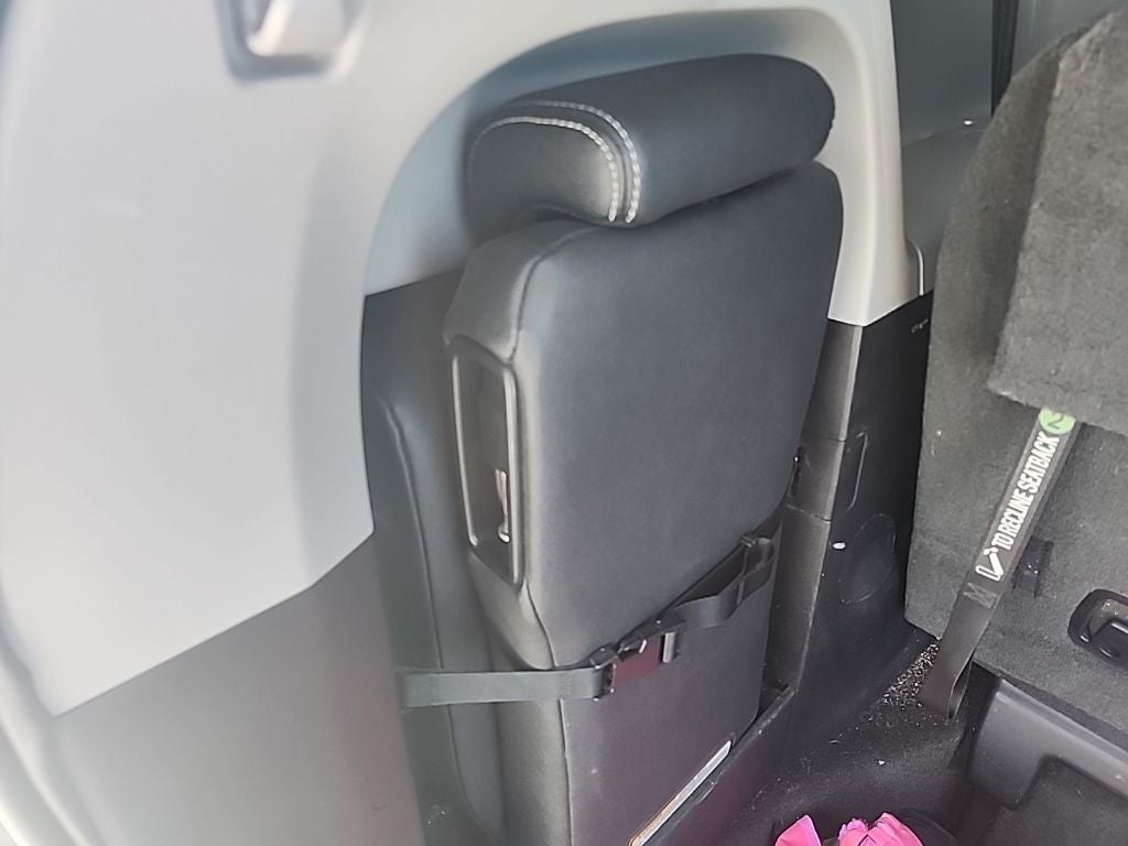 2017 Toyota Sienna SE Premium 8 Passenger