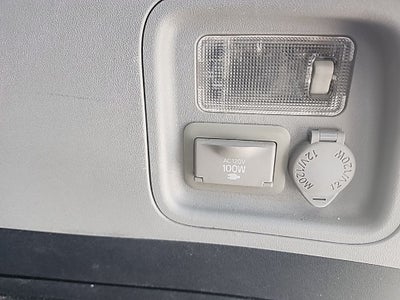 2017 Toyota Sienna SE Premium 8 Passenger