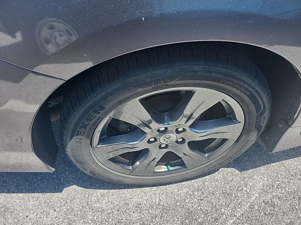 2017 Toyota Sienna SE Premium 8 Passenger