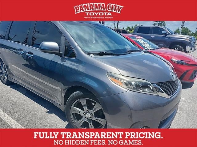 2017 Toyota Sienna SE Premium 8 Passenger