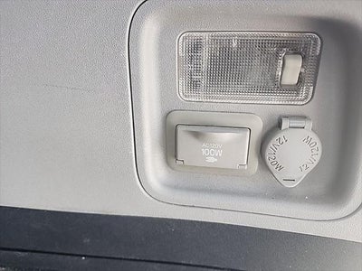 2017 Toyota Sienna SE Premium 8 Passenger