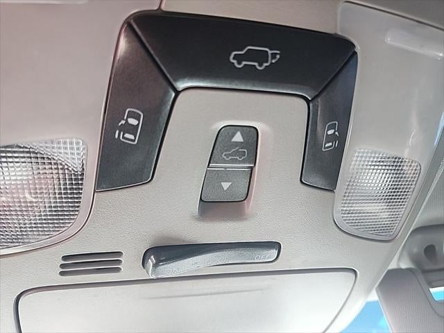 2017 Toyota Sienna SE Premium 8 Passenger