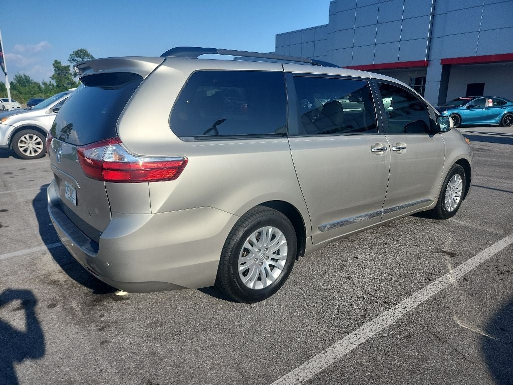 2015 Toyota Sienna XLE