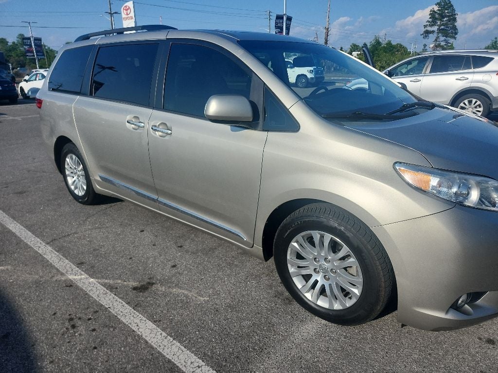 2015 Toyota Sienna XLE