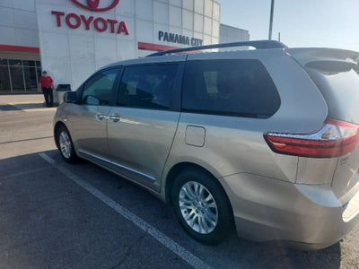 2015 Toyota Sienna XLE