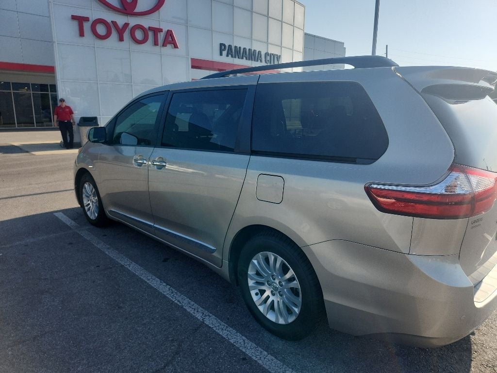 2015 Toyota Sienna XLE