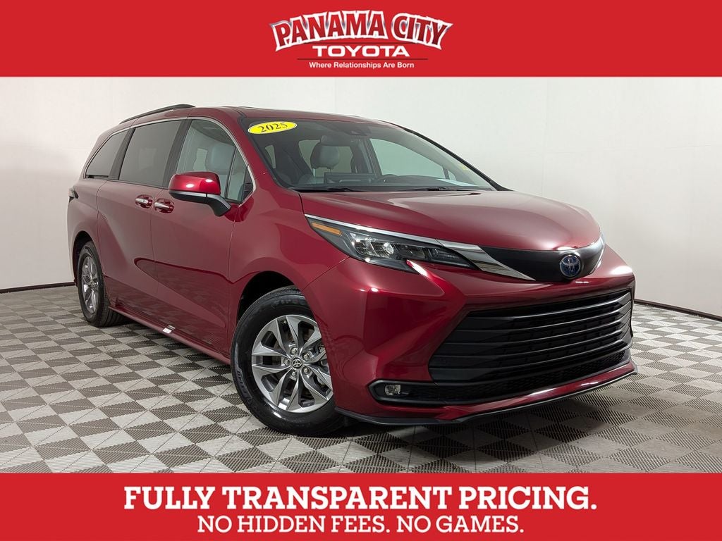 2025 Toyota Sienna XLE 8-Passenger Hybrid FWD's photo