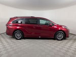 2025 Toyota Sienna XLE 8 Passenger