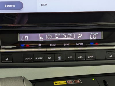 2025 Toyota Sienna XLE 8 Passenger