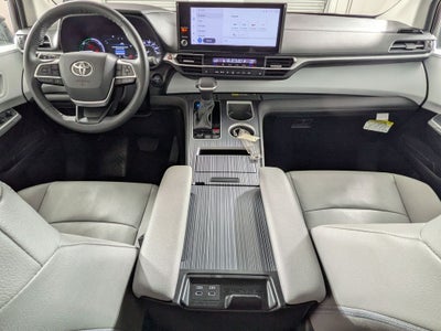 2025 Toyota Sienna XLE 8 Passenger