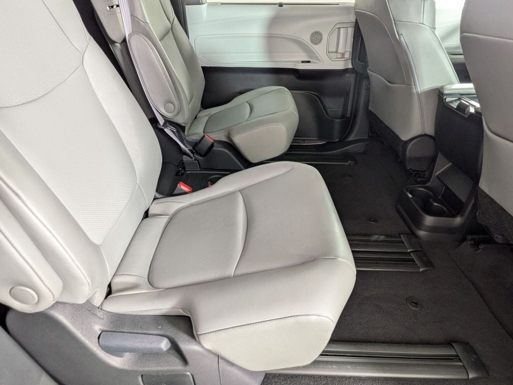 2025 Toyota Sienna XLE 8 Passenger