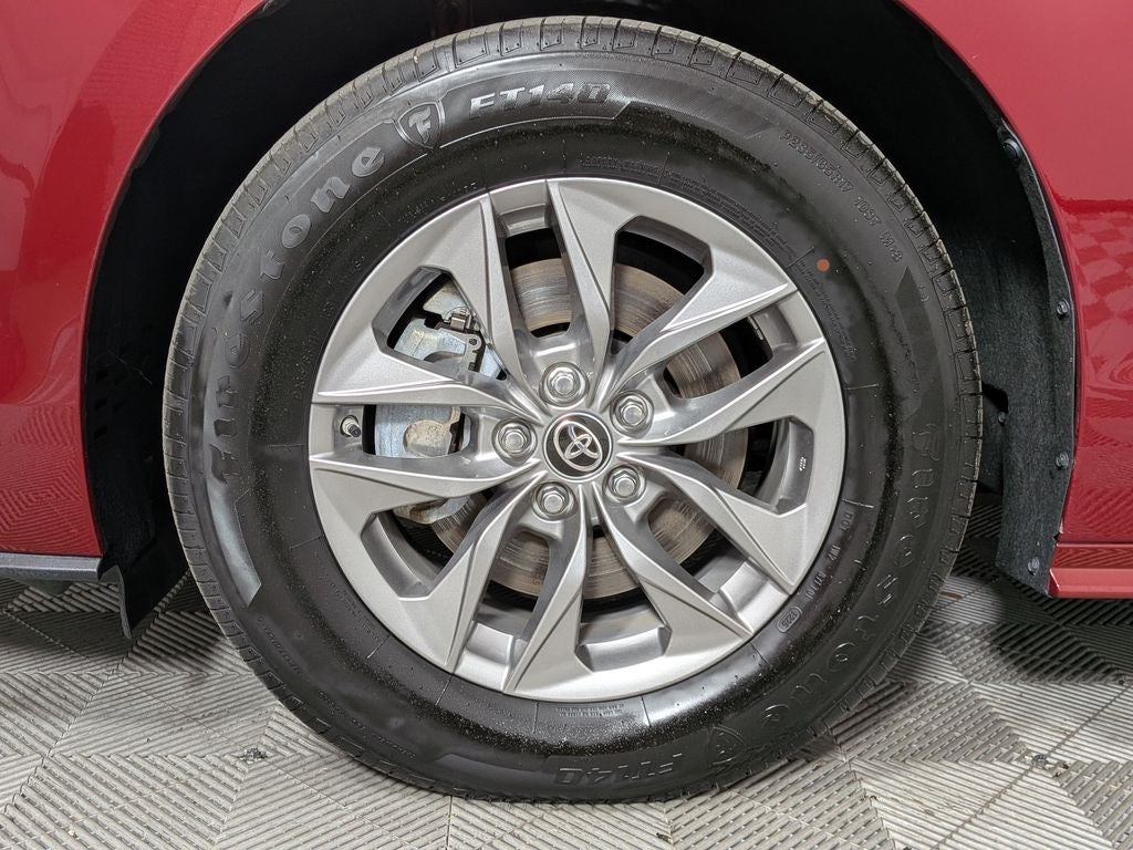 2025 Toyota Sienna XLE 8 Passenger