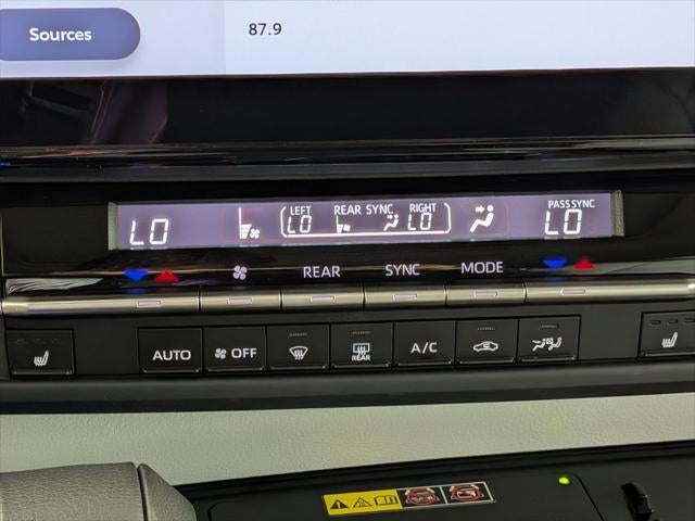 2025 Toyota Sienna XLE 8 Passenger
