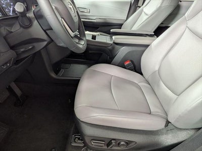 2025 Toyota Sienna XLE 8 Passenger