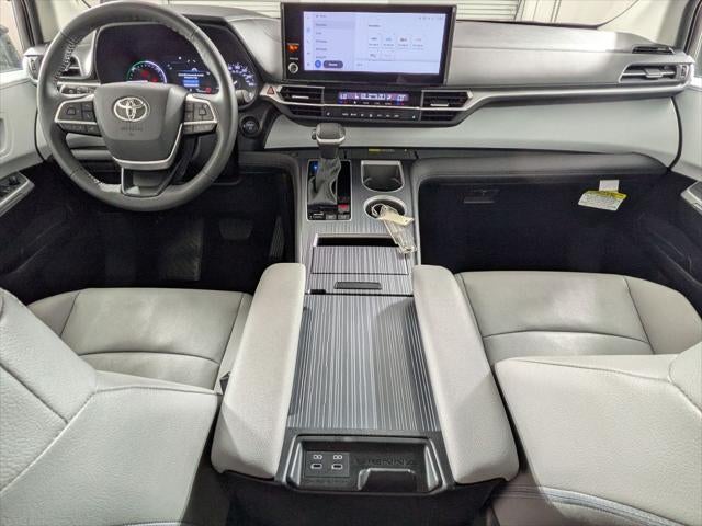 2025 Toyota Sienna XLE 8 Passenger
