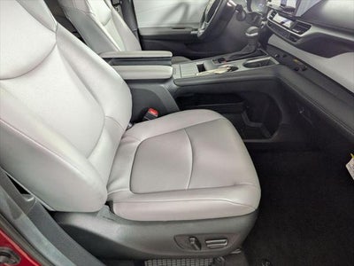 2025 Toyota Sienna XLE 8 Passenger