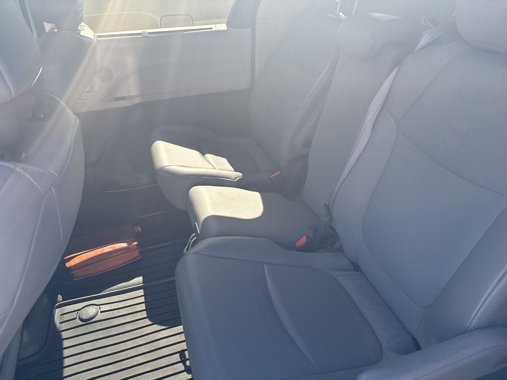 2021 Toyota Sienna XLE 8 Passenger