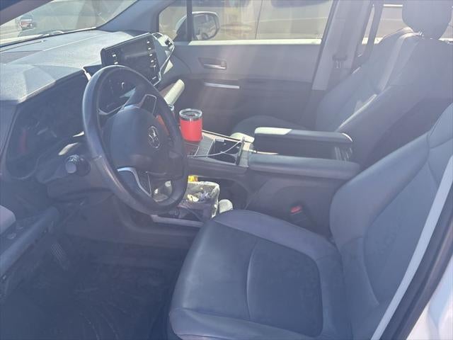 2021 Toyota SIENNA XLE XLE 8 Passenger